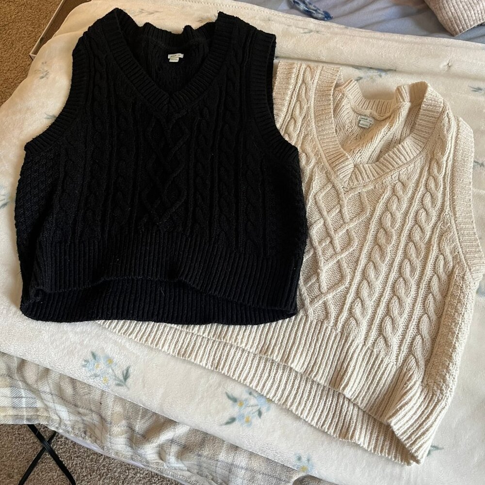 TWO Aerie Cableknit Sweater Vests Larges